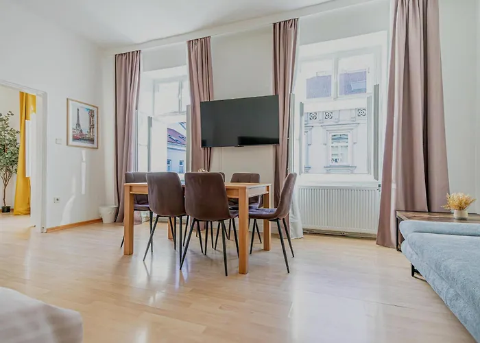Stylish 2 Bedroom For Long Stays, Super *