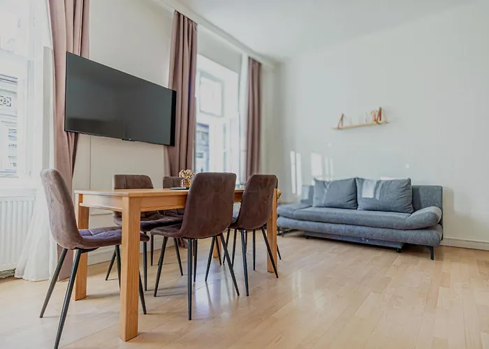 Stylish 2 Bedroom For Long Stays, Super Apartamento *