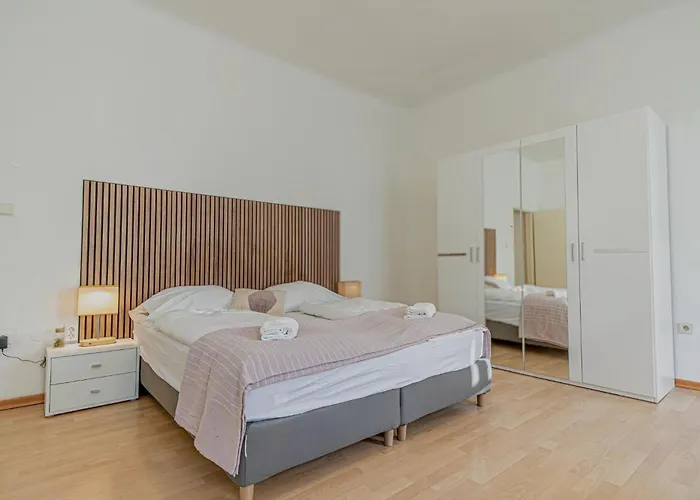 Stylish 2 Bedroom For Long Stays, Super *