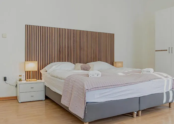 Stylish 2 Bedroom For Long Stays, Super Apartamento Viena