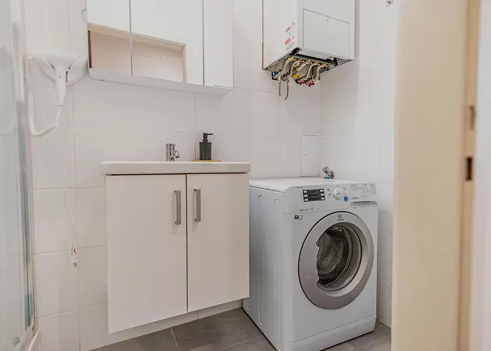 Stylish 2 Bedroom For Long Stays, Super Apartamento