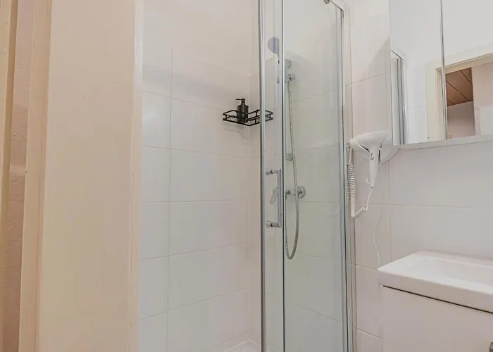 Stylish 2 Bedroom For Long Stays, Super Apartamento