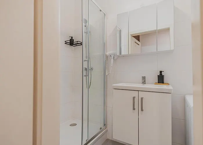 Stylish 2 Bedroom For Long Stays, Super Apartamento *
